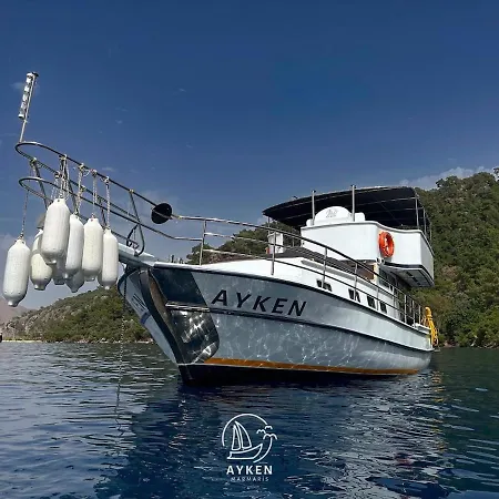 船上ホテル Ayken Boat マルマリス