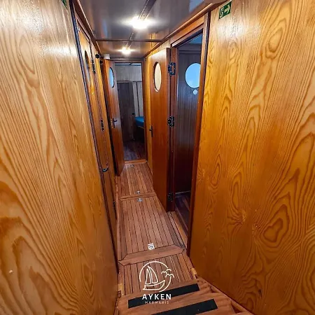 Ayken Boat 船上ホテル *